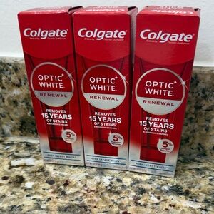 NWT Colgate Optic White Renewal 5% Hydrogen Peroxide Toothpaste